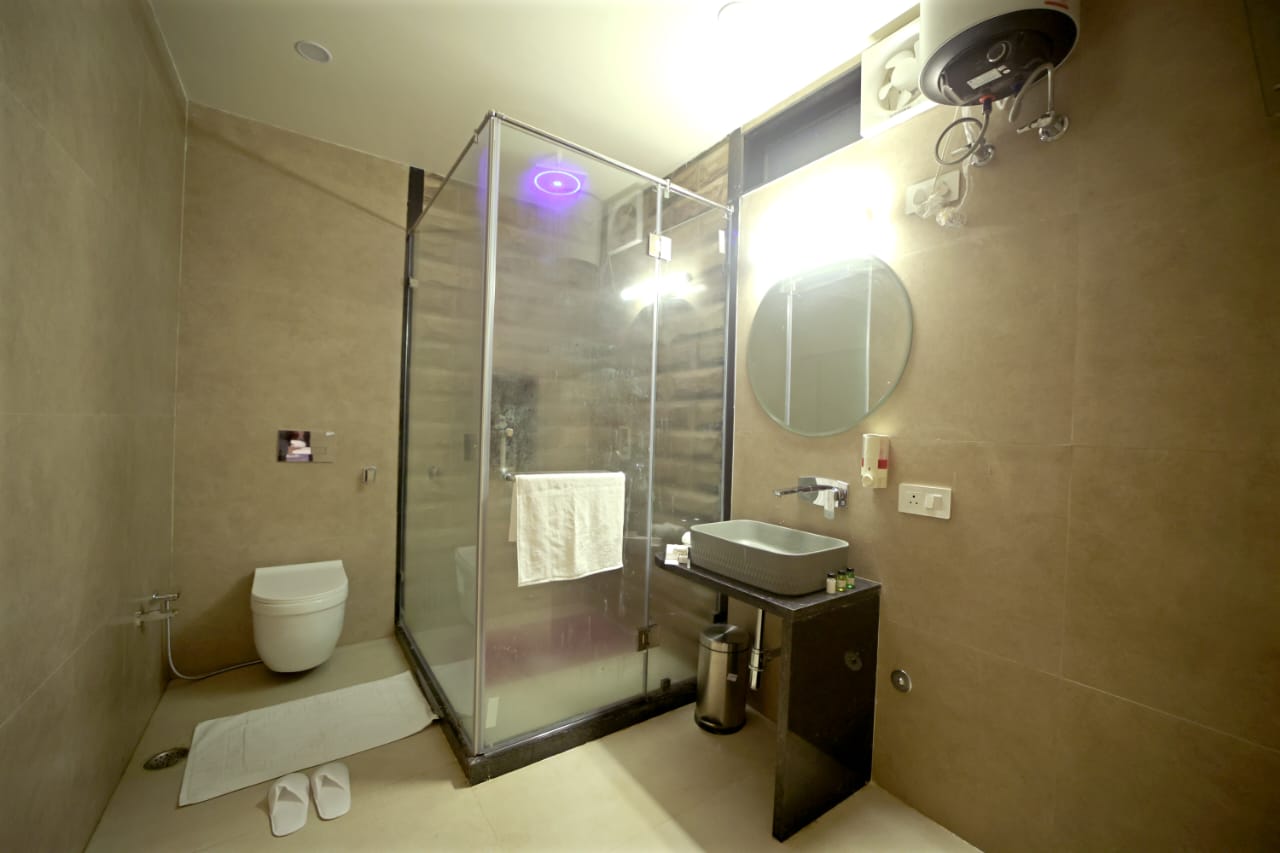 Luxury Rooms for a Short Stay in Jawahar Nagar, Jaipur--Jaipur